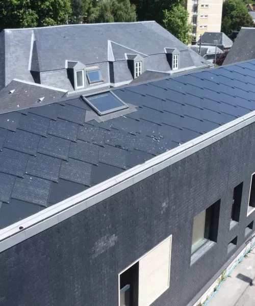 Installation de Tuiles Photovoltaïques SunStyle® en intégration sur la couverture de la Mairie de Sainte Adresse 
